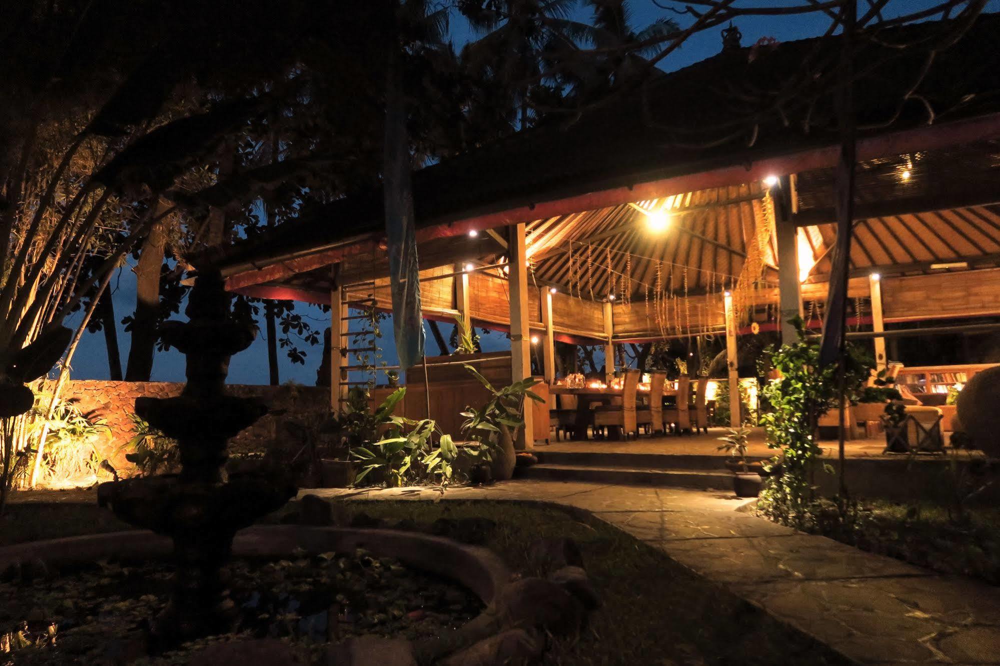 Cili Emas Oceanside Resort Tejakula Kültér fotó