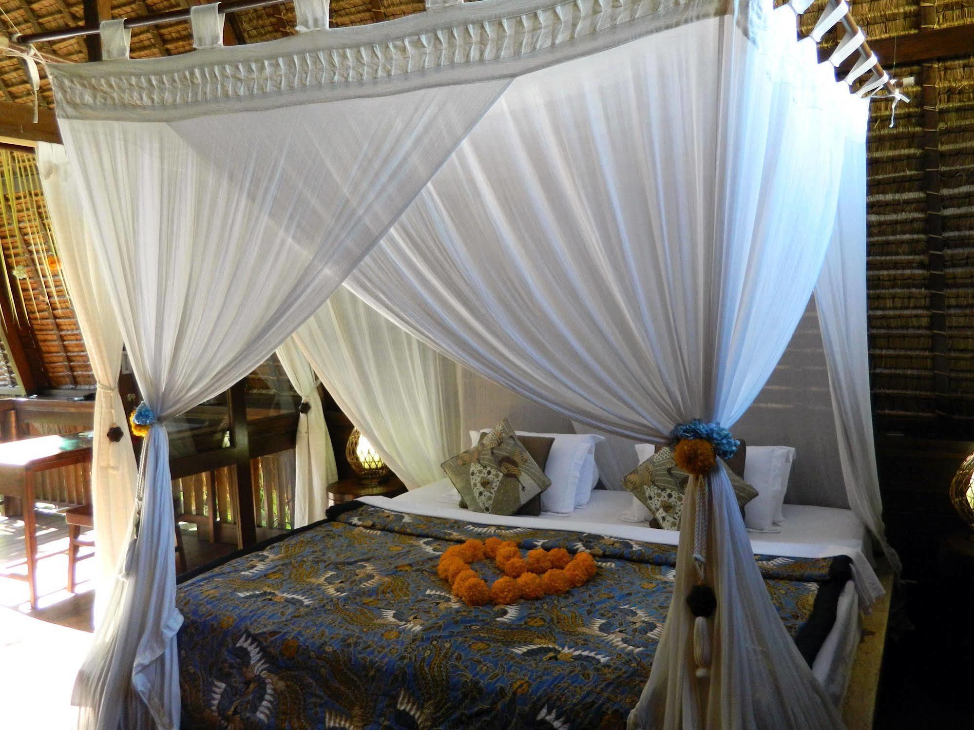 Cili Emas Oceanside Resort Tejakula Kültér fotó