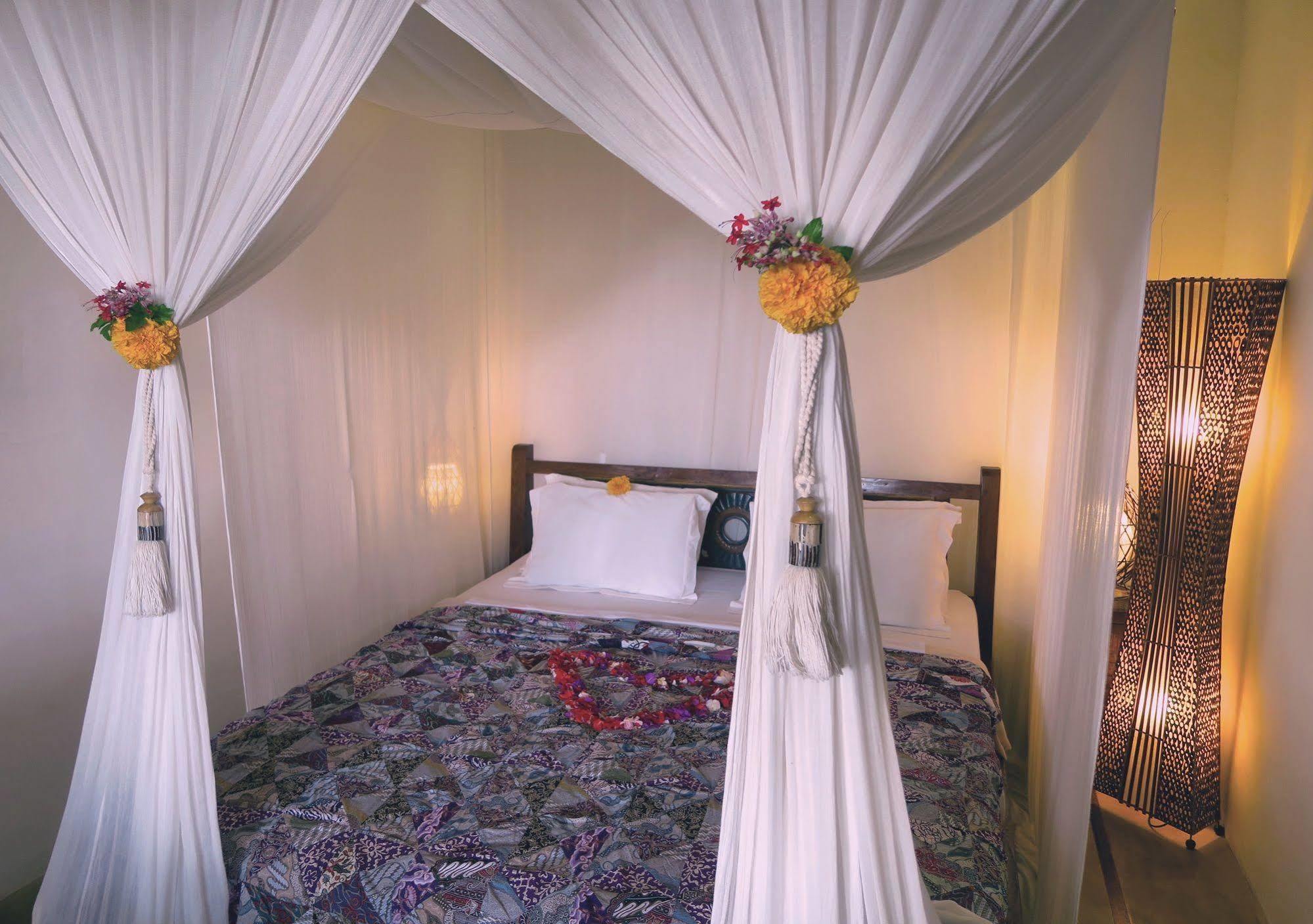 Cili Emas Oceanside Resort Tejakula Kültér fotó