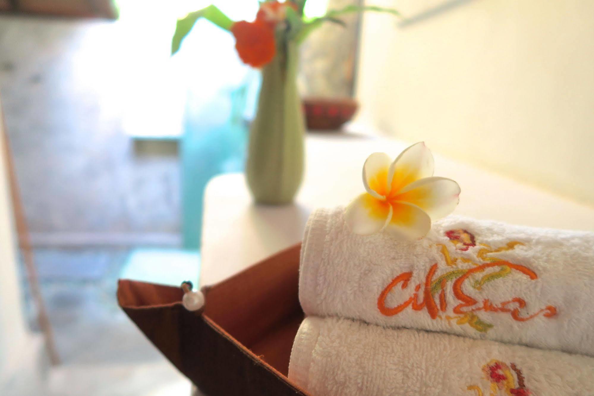 Cili Emas Oceanside Resort Tejakula Kültér fotó